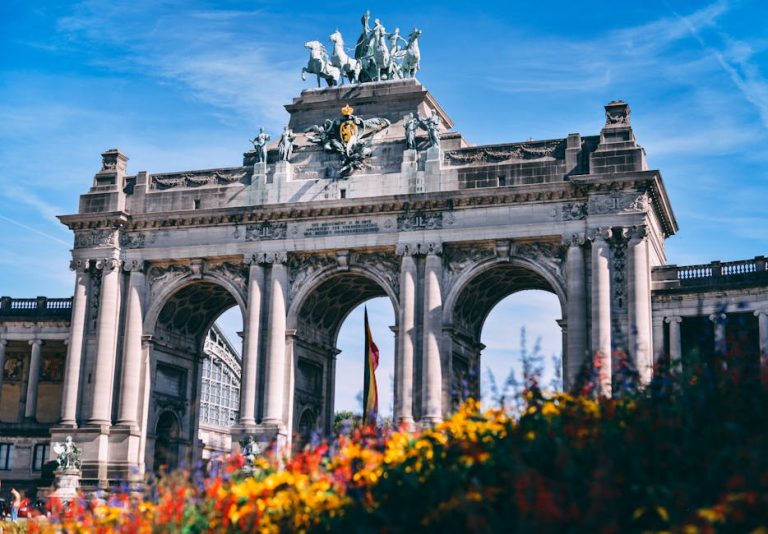 The Art of Curating Unforgettable Travel Experiences: A Guide to Leveraging Influencers